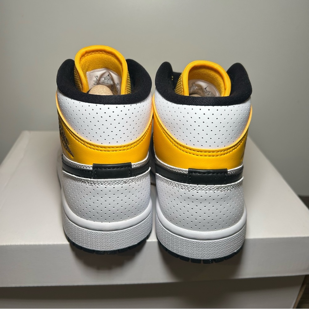 Nike Jordan 1 Mid Women Sneakers 5 - Picture 7 of 10